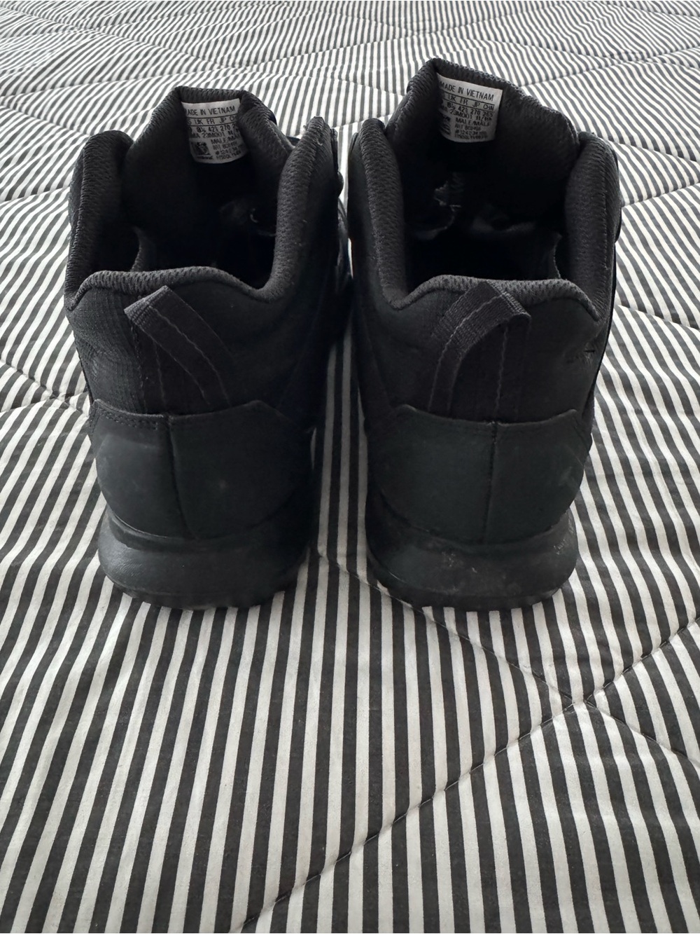 adidas Terrex Black Men's Athletic Trail Shoes GoreTex - Picture 7 of 9